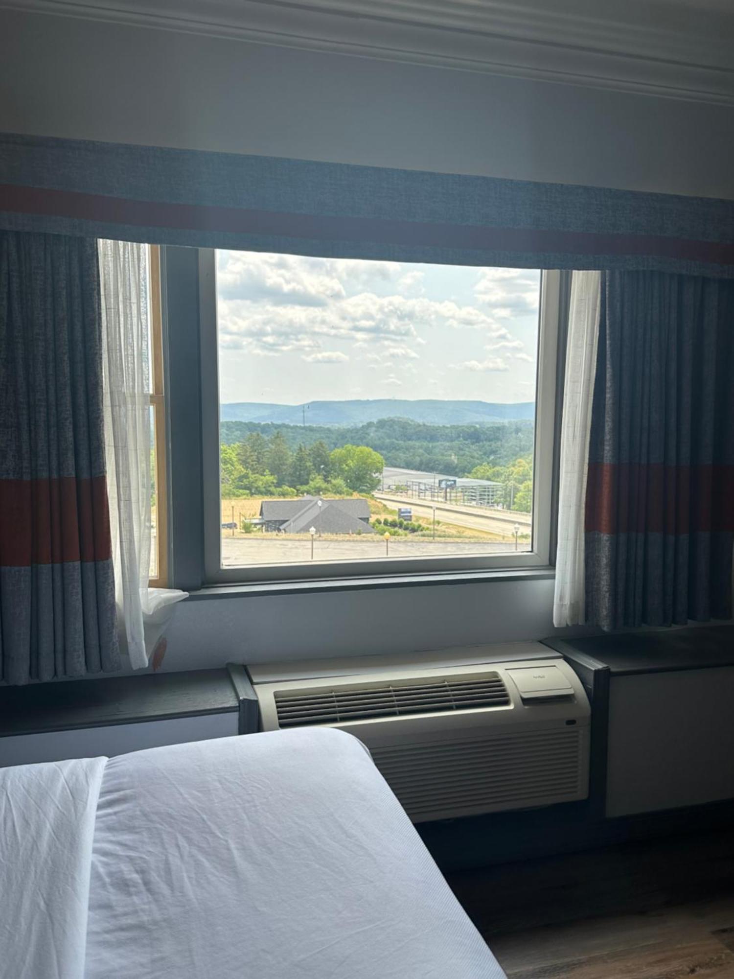 Inn At Mountainview Greensburg Exteriör bild